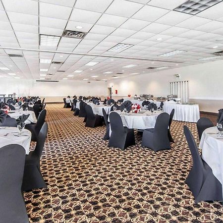 Wingate By Wyndham Marietta Conference Center Ohio Hotel Exterior photo
